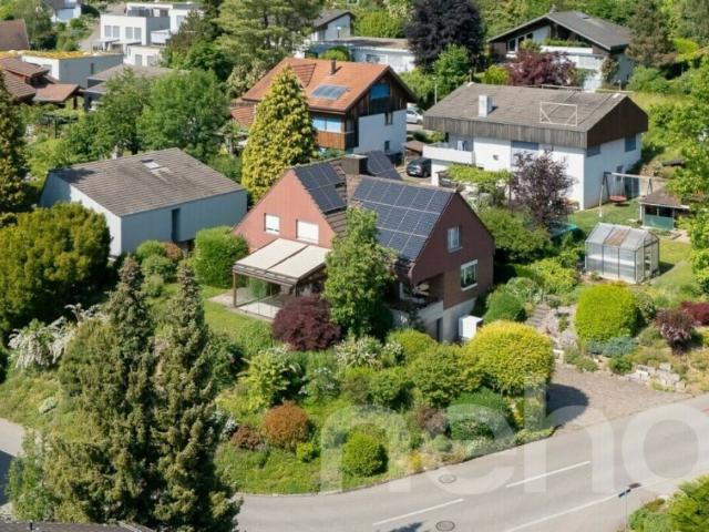 Gepflegtes 6 Zimmer Einfamilienhaus mit Wintergarten und Solaranlage