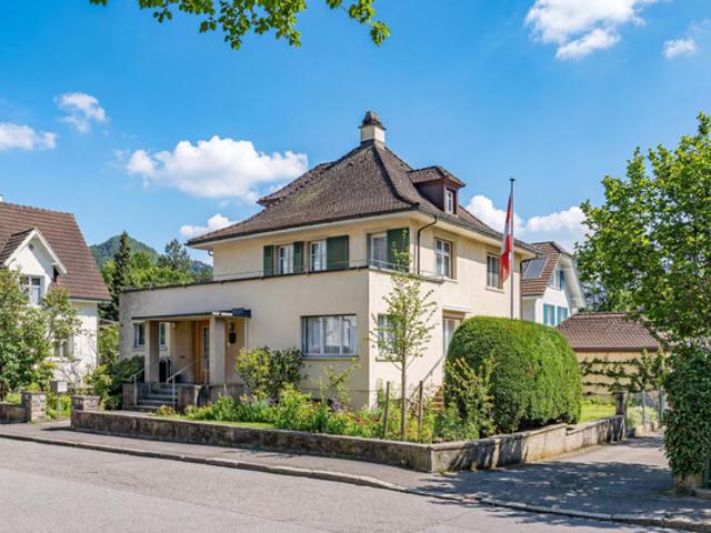 GEPFLEGTES 8.5 ZIMMER EINFAMILIENHAUS MIT VIELSEITIGEM RAUMANGEBOT
