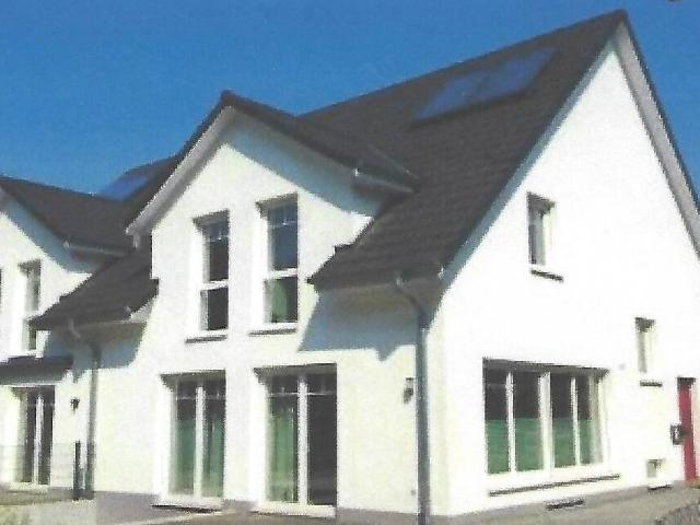 geplanter Neubau von einer Doppelhaushälfte mit 130 m² Wohnfläche pro Haushälfte inkl. ca.695 m² Grundstück in Rahlstedt = ab 734.000, €