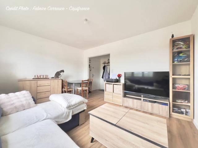 GERZAT 63 OPPORTUNITÉ INVESTISSEUR APPARTEMENT T3 LUMINEUX 60 m² Loi Carrez Locataire en place 9 000 €/an Rendement brut 6,50 %