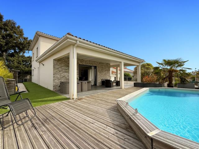 Gerzat villarécente de 180 m2 avec piscine