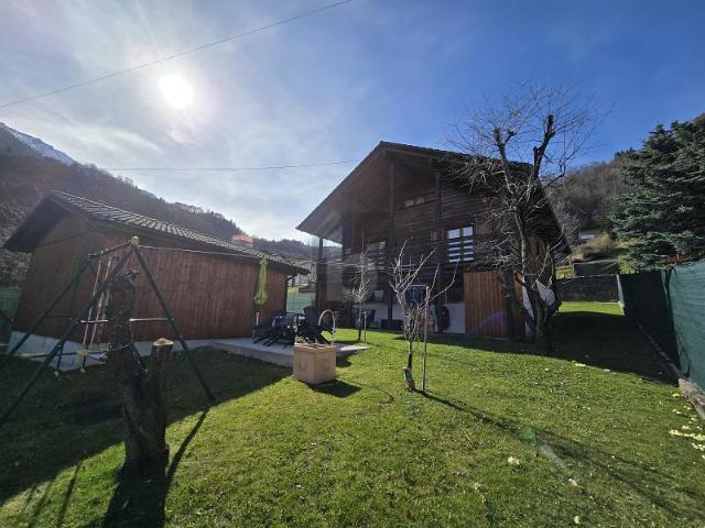 GERÄUMIG MIT GROSSEM GARTEN UND AUSSICHT