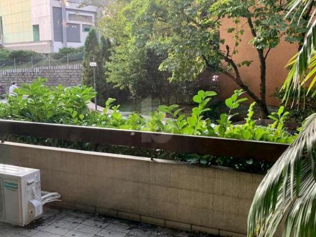 Geräumig mit terrasse und balkon