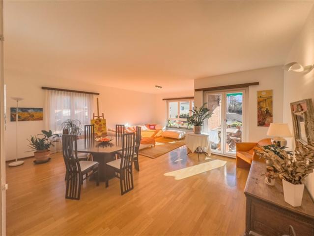 Geräumige 3,5 Zimmer Wohnung in Massagno in einer Residenz mit Gemeinschaftspool