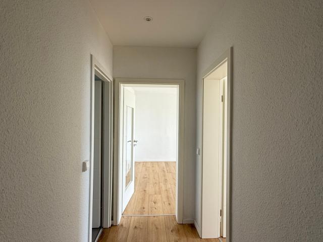 Geräumige 3 Zimmerwohnung mal Einbauküche und Balkon in Coswig