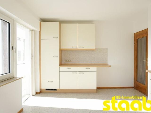 GERÄUMIGE 3 ZIMMERWOHNUNG MIT EINBAUKÜCHE UND WINTERGARTEN! * AB/OBERNAU