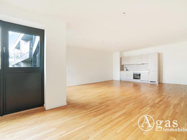 Geräumige 3 Zimmer Wohnung mit ca. 116m², 2 Bädern, EBK und Fußbodenheizung in Berlin Mitte!