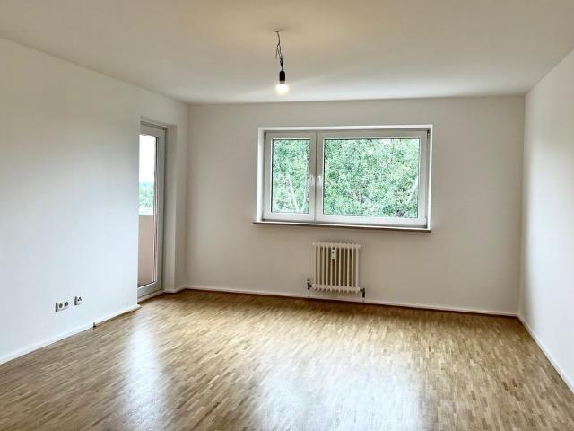 Geräumige 3 Zimmer Wohnung mit Balkon am Lerchenauer See ideal für Familien