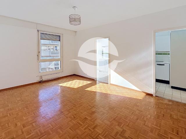 Geräumige 3 Zimmer Wohnung, renoviert!