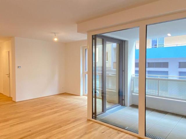 Geräumige 2 Zimmer Wohnung – auch ideal als Büro nutzbar