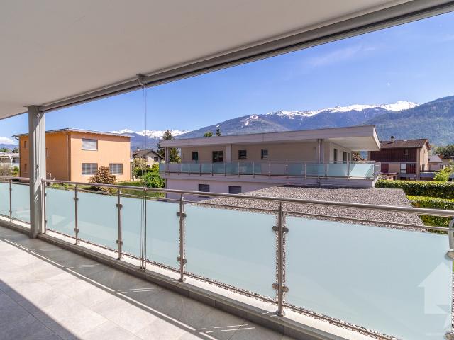 Geräumige 4,5 Zimmer Wohnung mit überdachter Terrasse von 34 m²
