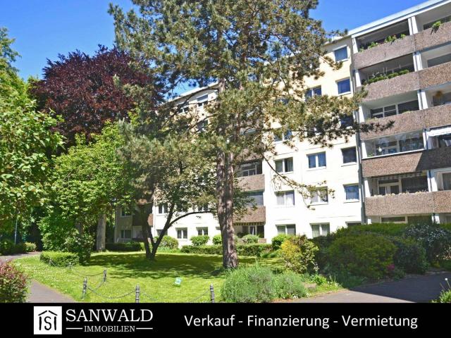 Geräumige 4,5 Zimmer Wohnung mit Aufzug und Loggia mit Blick ins Grüne