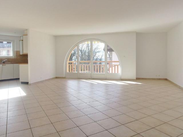 Geräumige 4,5 Zimmer Wohnung