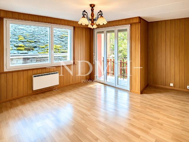 Geräumige 4.5 Zimmerwohnung im Herzen des Dorfes