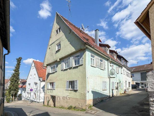 Geräumige 4 Zimmer Wohnung in denkmalgeschütztem Altbau Dagersheim