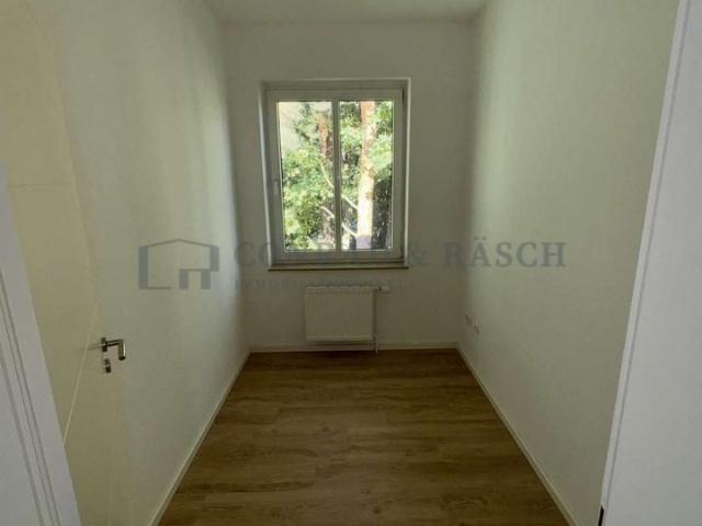 Geräumige 4 Zimmer Wohnung mit Stellplatz – Ihr neues Zuhause wartet