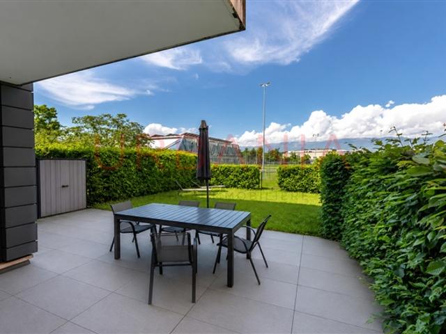 Geräumige 4 Zimmer Wohnung mit Terrasse und privatem Garten