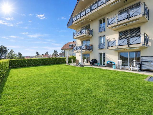 Geräumige 5,5 Zimmer Wohnung mit Terrasse und großem Garten