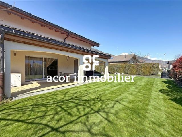 Geräumige 5,5 Zimmer Familienvilla mit Garten und Keller