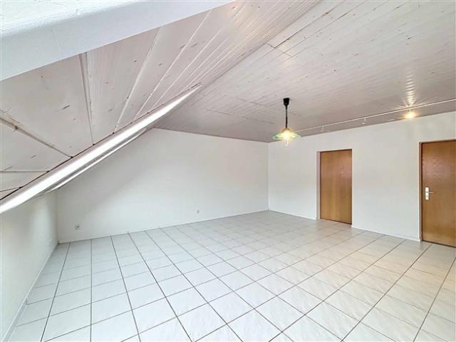 Geräumige 5 Zimmer Wohnung im Herzen von La Chaux de Fonds