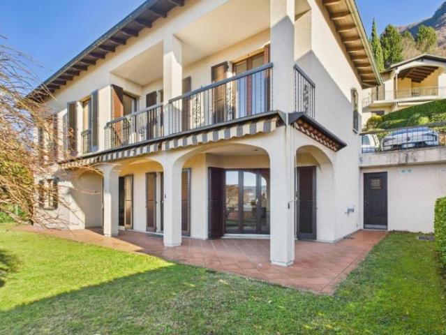 Geräumige 6.5 Zimmer Villa mit Garten in Davesco Soragno