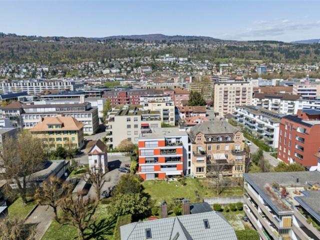 Geräumige 6,5 Zimmer Wohnung im Herzen von Biel