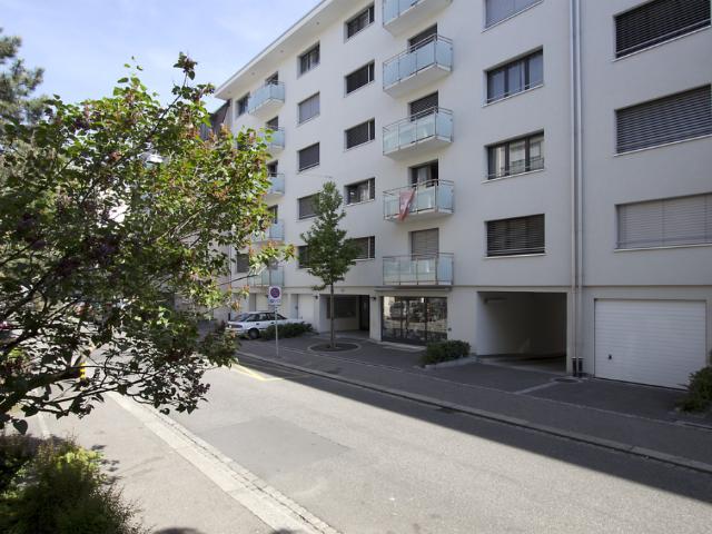 Geräumige Garagenbox im Superblock St. Johann