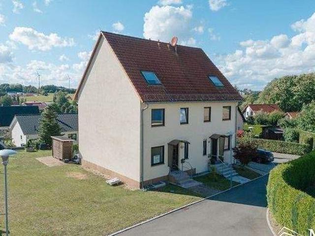 Geräumige Doppelhaushäfte mit toller Aussicht