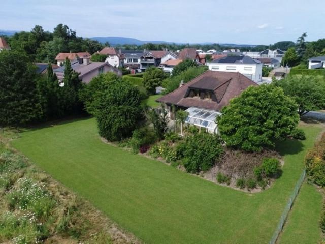 Geräumige Familienvilla auf einem aussergewöhnlichen Grundstück von 1 435 m²