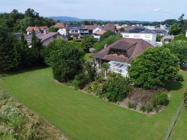 Geräumige Familienvilla auf einem aussergewöhnlichen 1'435 m² grossen Grundstück