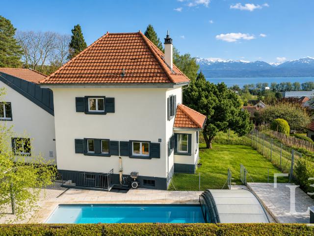 Geräumige Familienvilla mit Pool + Studio
