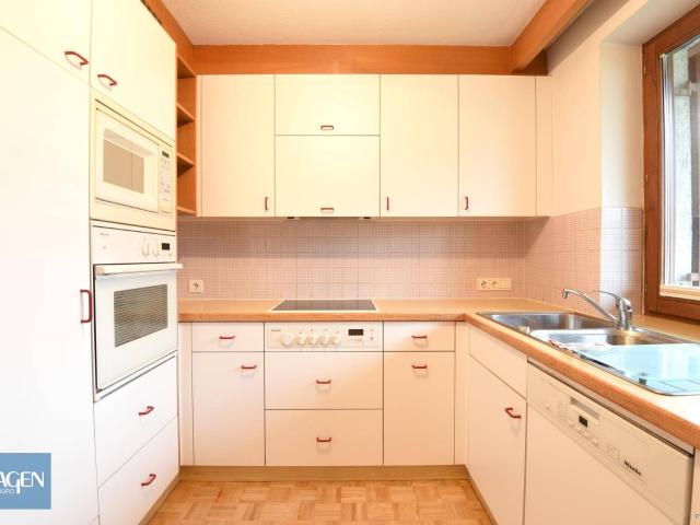 Geräumige Familienwohnung in sehr gepflegter Altbauanlage zu verkaufen!