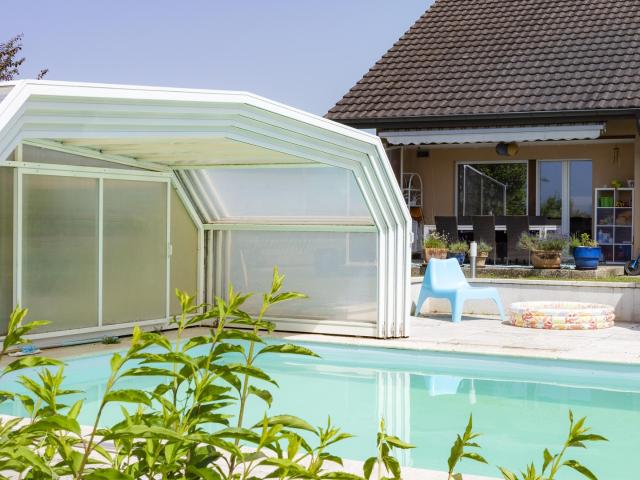 Geräumige, freistehende Villa mit Swimmingpool, in absoluter Ruhe