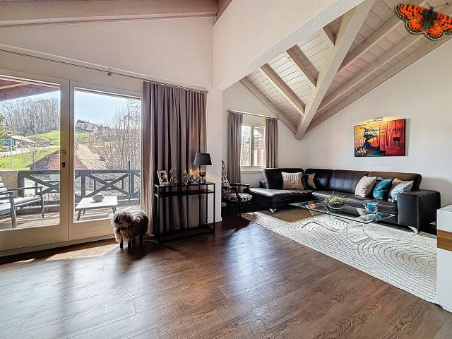 Geräumige, moderne und helle 3,5 Zimmer Wohnung in Le Mouret!