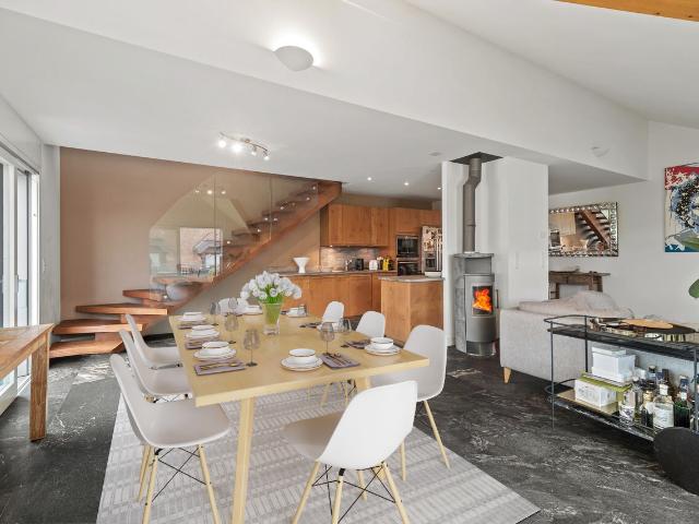 Geräumige Maisonette in einer modernen Residenz im Zentrum von Founex