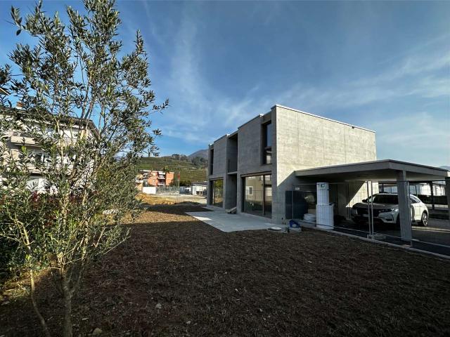 GERÄUMIGE NEUE VILLA IN COLDRERIO