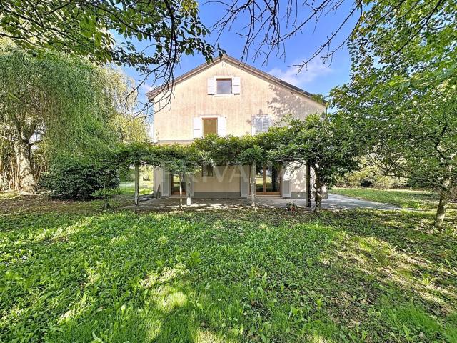 Geräumige, renovierte Villa mit Garten – Ruhige Lage in Dardagny