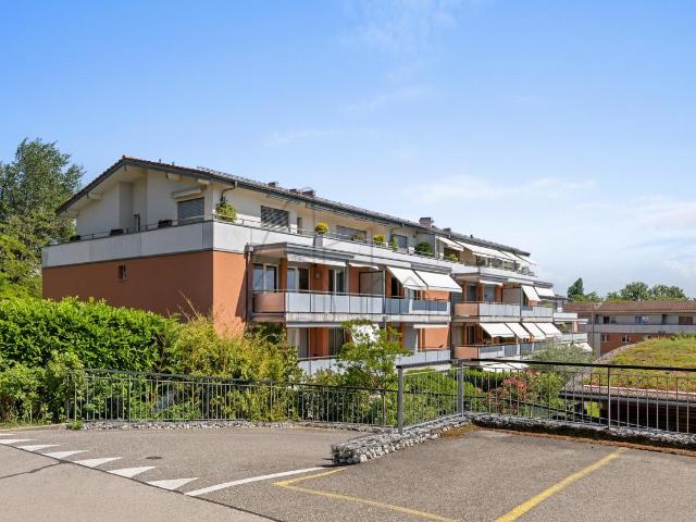 Geräumige Wohnung mit 4,5 Zimmern und Aussicht