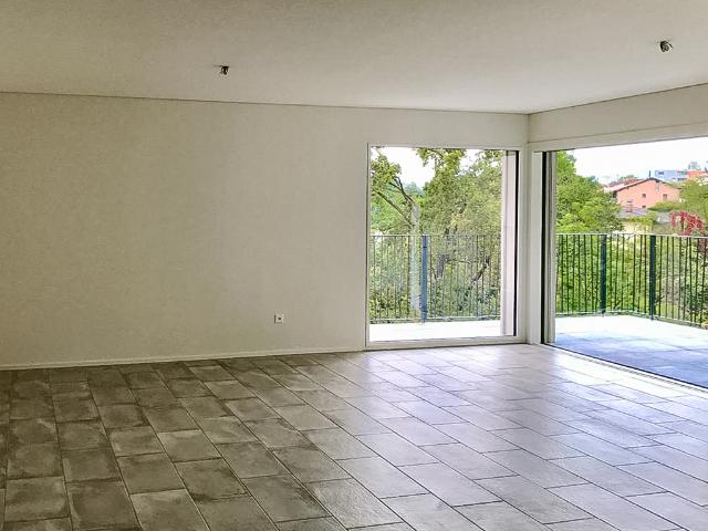 Geräumige und moderne 3,5 Zimmer Wohnung in Vacallo