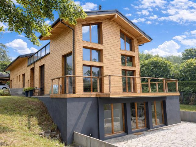 Geräumige und helle, freistehende Villa MINERGIE