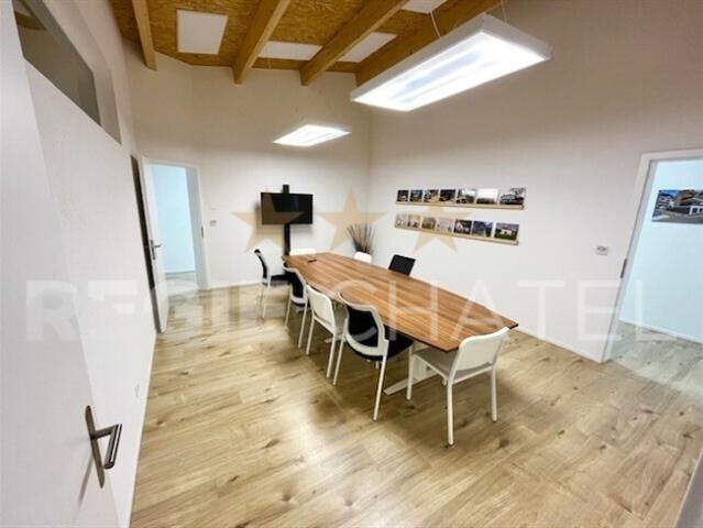 Geräumiger Open Space zu vermieten 2 Büros