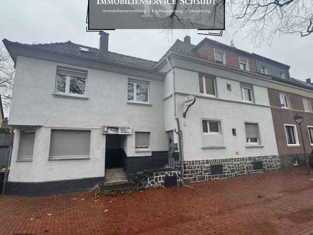 Geräumiges Dreifamilienhaus / Mehrgenerationenhaus mit Gewerbeeinheit auf großzügigem Grundstück in guter und zentraler Lage von Lüdenscheid