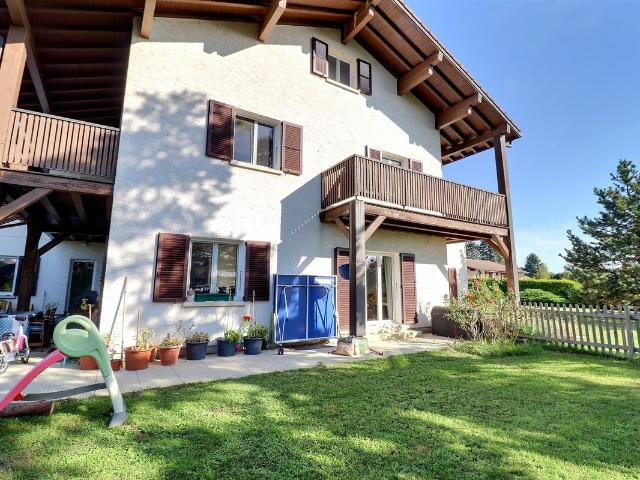Geräumiges Einfamilienhaus zum Verkauf in Genolier Seeblick und großes Grundstück