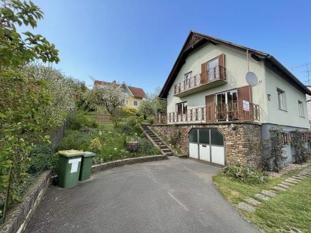 Geräumiges Einfamilienhaus mit 5 Zimmer, Balkon und Terrasse
