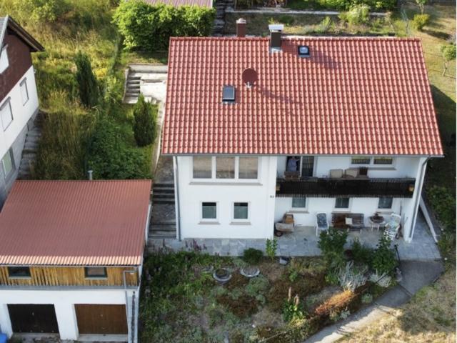 Geräumiges Einfamilienhaus mit Garage in traumhafter Lage