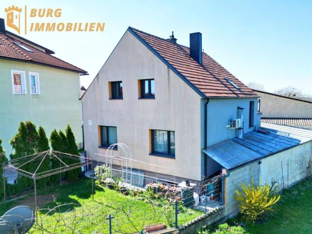 Geräumiges Einfamilienhaus mit Garage, Keller, Garten & Balkon – Nähe Wien, ideal für Familien!