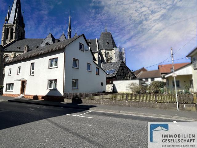 Geräumiges Einfamilienhaus mit Garten im Zentrum von Wirges!