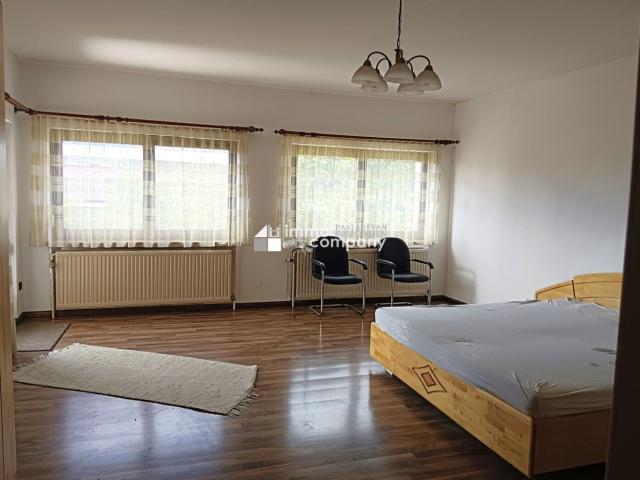 Exklusives Einfamilienhaus mit großem Garten, Pool und vielseitigem Keller in ruhiger Lage in Wiener Neustadt
