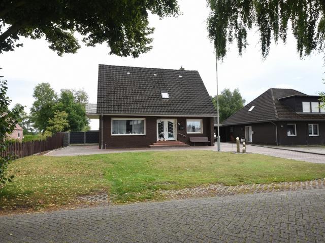 Geräumiges Einfamilienhaus mit großzügigem Grundstück und einem unverbauten Blick!