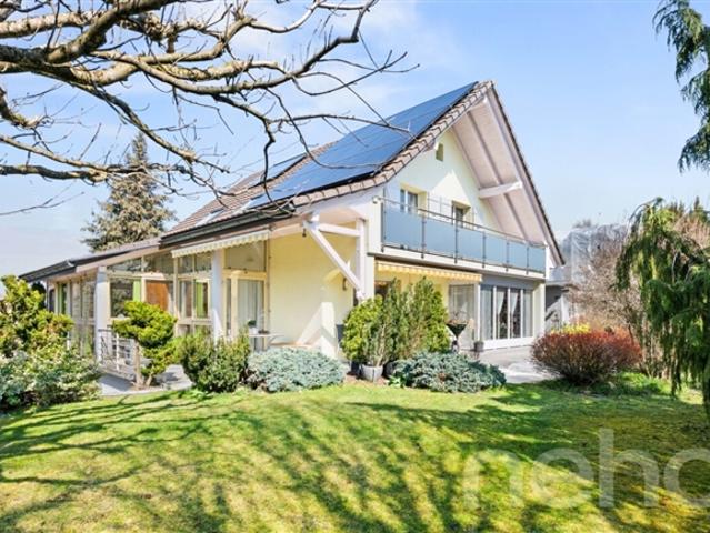 Geräumiges Familienhaus mit Garten in ruhiger Umgebung
